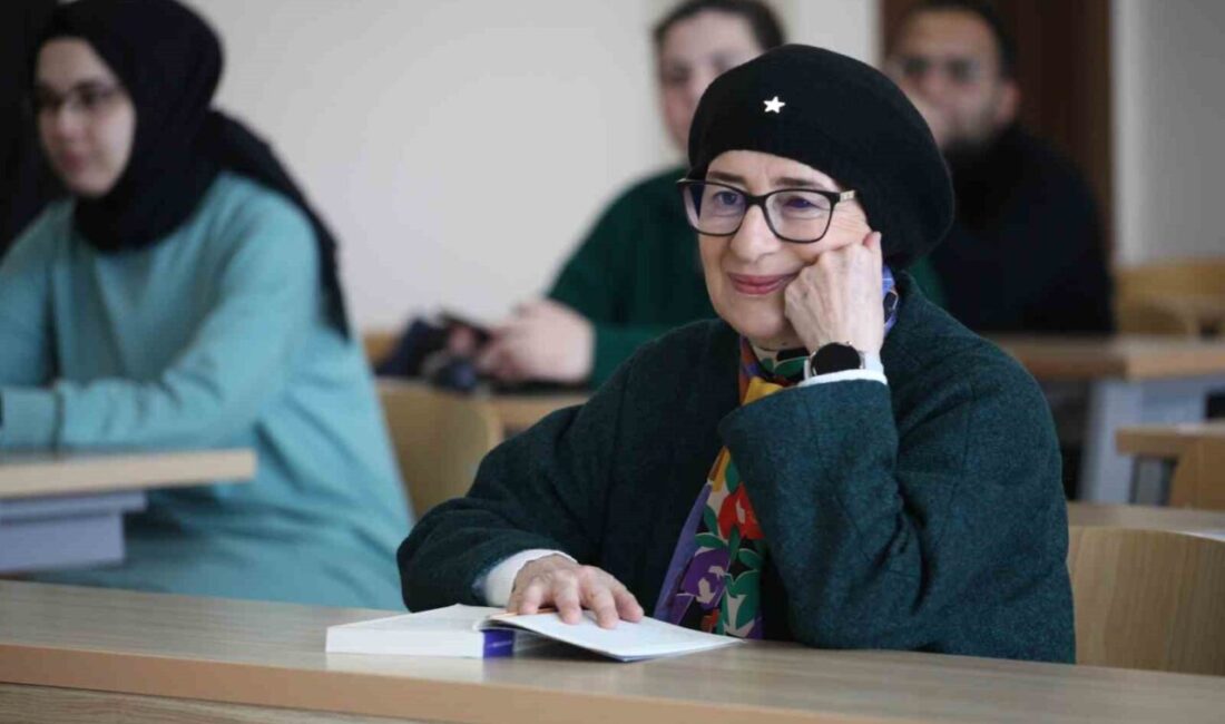 Üniversite Hayatıyla Gençleşen Melahat Ürkmez: “Yaşımı Unutuyorum” Melahat Ürkmez, 66 yaşında ve üç üniversiteden mezun, şu anda