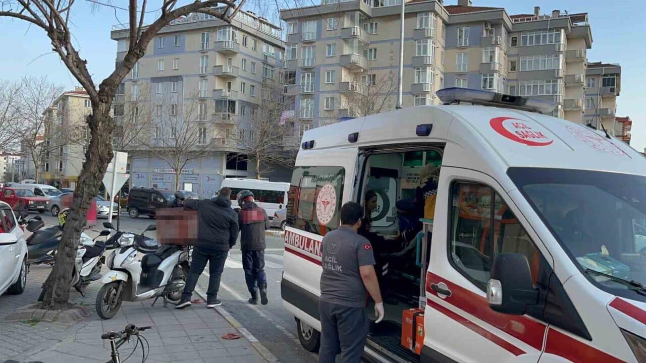 Tekirdağ’ın Çorlu ilçesinde, Bülent Ecevit Bulvarı’nda meydana gelen trafik kazasında
