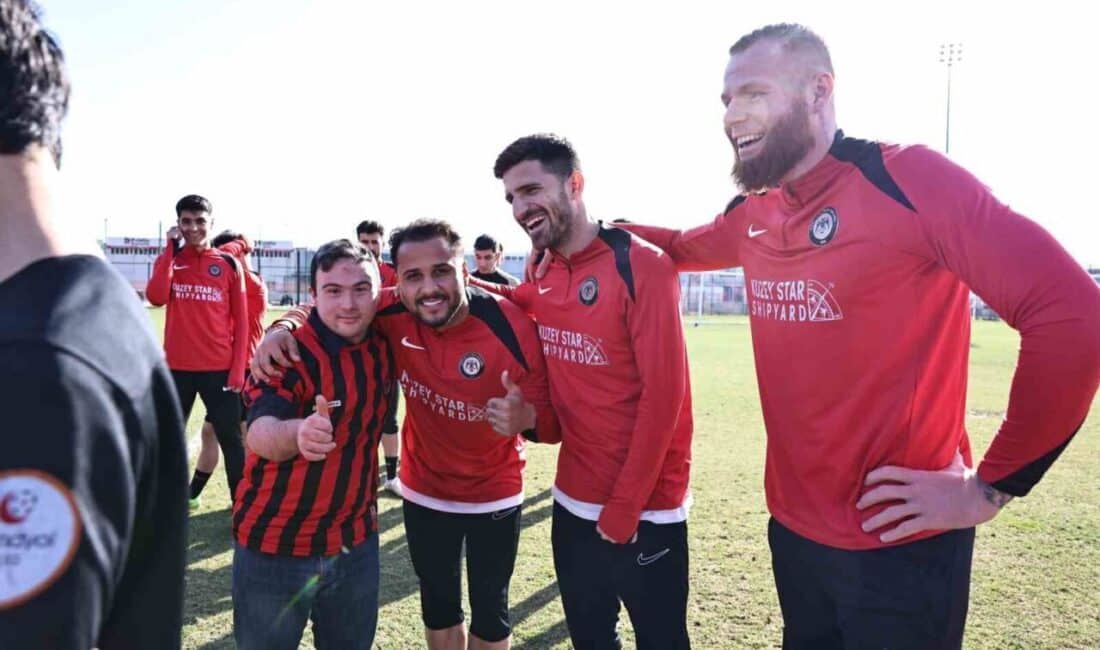 Çorum FK’dan özel etkinlik: Down sendromlu ve otizmli çocuklarla buluştu Çorum FK'nın futbolcu ve yönetimi, Zübeyde Hanım Özel Eğitim Uygulama