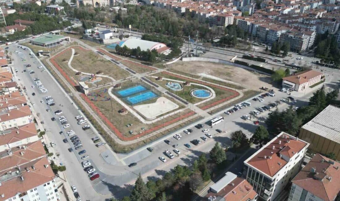 Çorum’daki Yüzüncü Yıl Millet Bahçesi, Halkın Kullanımına Hazır Hale Geliyor Çorum'daki Yüzüncü Yıl Millet Bahçesi, TOKİ Başkan Yardımcısı Osman Direnç'in