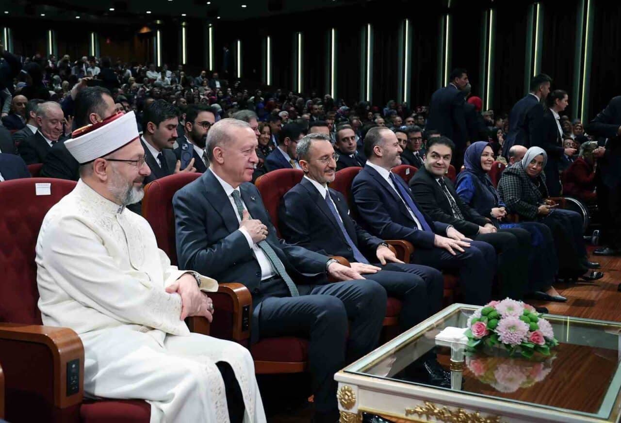 Cumhurbaşkanı Recep Tayyip Erdoğan, Beştepe'de düzenlenen Kur'an-ı Kerim'i Güzel Okuma