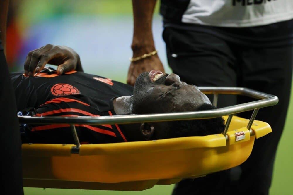 Kolombiya Futbol Federasyonu, Brezilya ile oynanan maçta sakatlanan Galatasaraylı Davinson