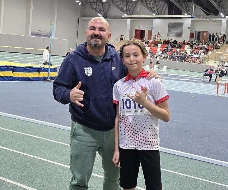 Denizli Büyükşehir Belediyespor Atletizm Takımı, U-14 Salon Türkiye Şampiyonası'nda önemli