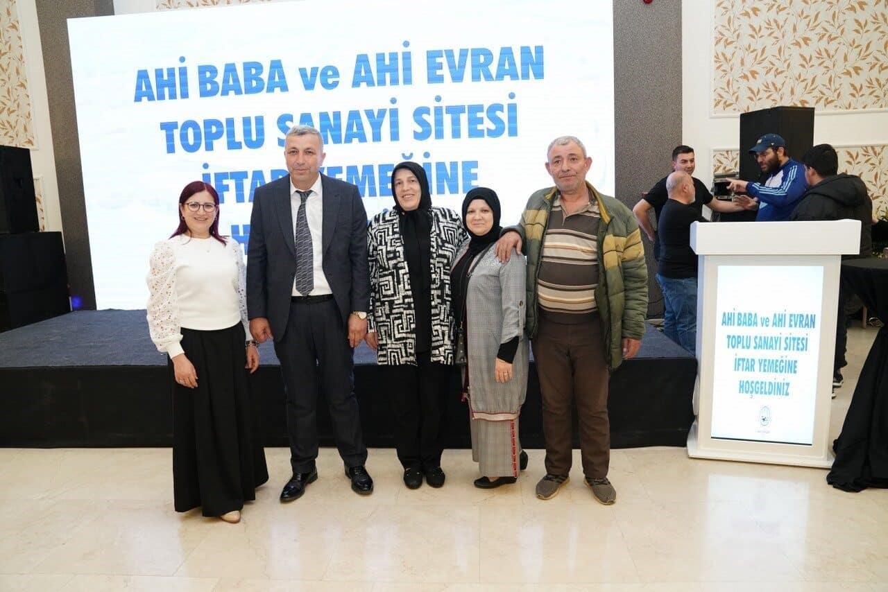 Denizli'deki iftar yemeğinde, Madeni İşler ve Demirciler Odası Başkanı Halit