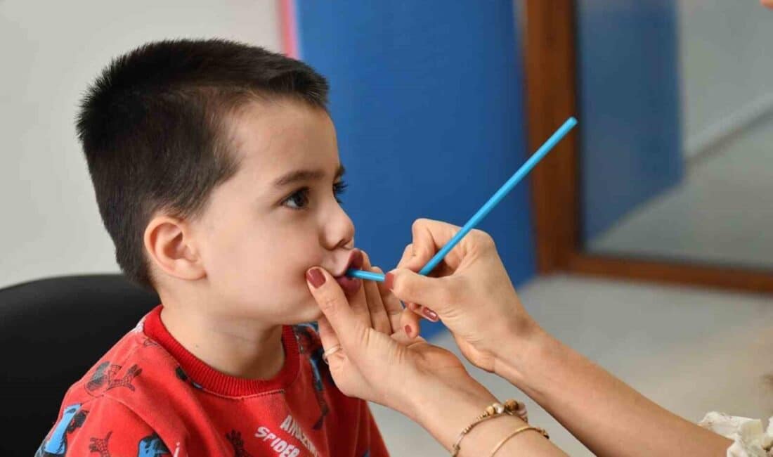 Tepebaşı Belediyesi Dil ve Konuşma Terapisi Merkezi, Yeşiltepe Yaşam Merkezi’nde 1339 kişiye ulaşarak hizmet vermeye devam ediyor. Tepebaşı Belediyesi’nin Yeşiltepe Yaşam Merkezi'ndeki Dil ve Konuşma Terapisi Merkezi,