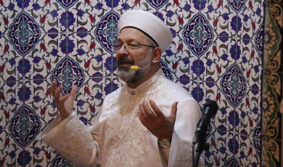 Ali Erbaş, Sakarya’da Enderun usulü teravih namazı kıldırdı Diyanet İşleri Başkanı Ali Erbaş, Sakarya’da teravih namazı kıldırarak Ramazan