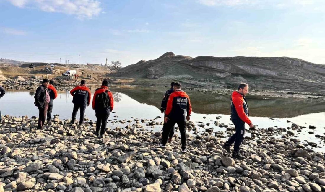 Silvan’da Kaybolan Genç Adamın Cansız Bedeni Malabadi Baraj Çayı’nda Bulundu Diyarbakır’ın Silvan ilçesinde 25 Şubat'ta kaybolan 25 yaşındaki Yusuf Toy'un