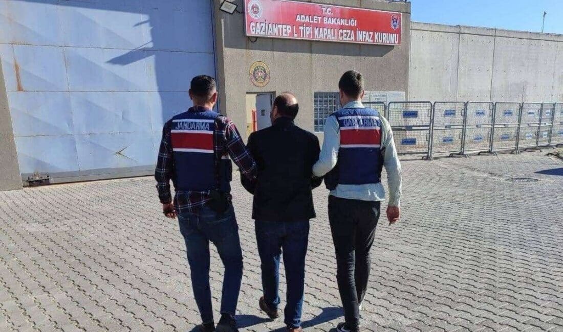 Dolandırıcılık suçundan aranıyordu: Gaziantep’te iki şüpheli yakalanıp tutuklandı Gaziantep'te dolandırıcılık suçundan kesinleşmiş hapis cezasıyla aranan M.A. ve M.N.T.,