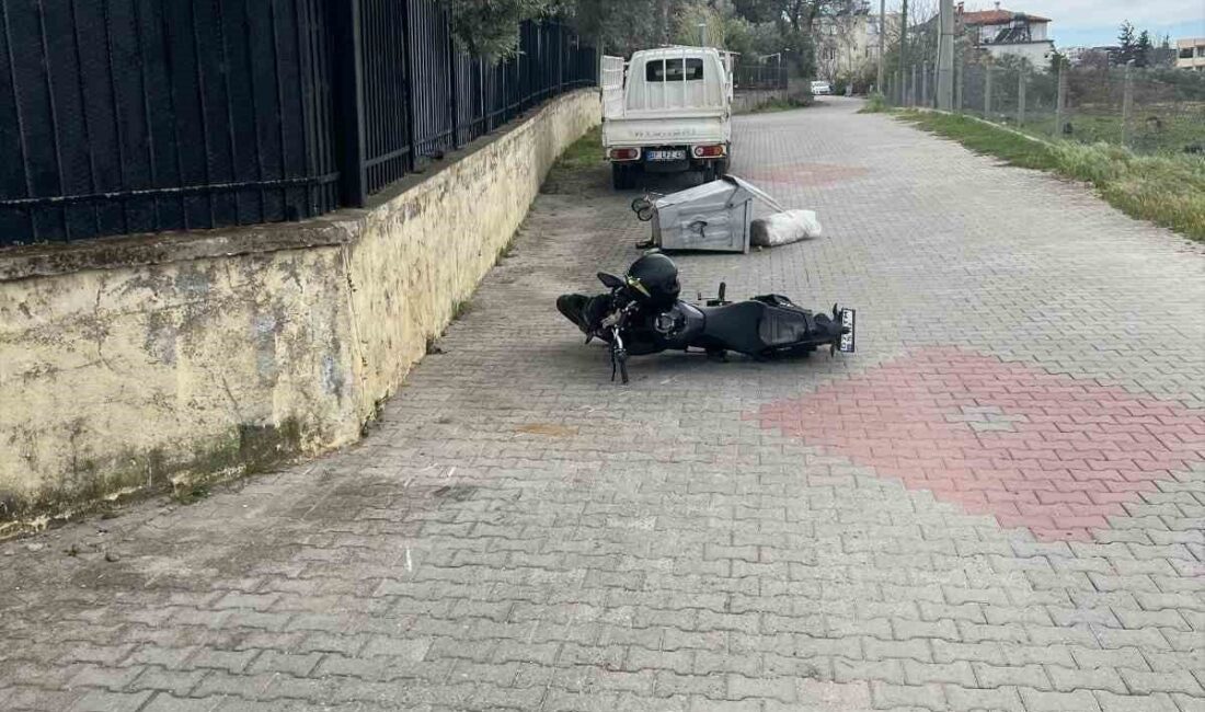 Manavgat’ta motosiklet kazasında sürücü yaralandı, hastaneye kaldırıldı. Antalya'nın Manavgat ilçesinde Ali Efe Acar'ın kullandığı motosikletin duvara çarpması