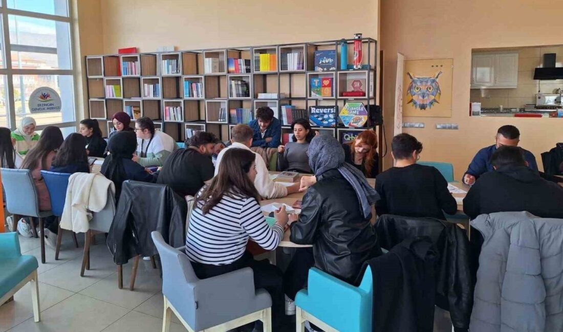 Erzincan’da EBYÜ’de Sanat Terapisi Etkinliği Düzenlendi Erzincan Binali Yıldırım Üniversitesi’nde düzenlenen sanat terapisi etkinliği, Erzincan Gençlik