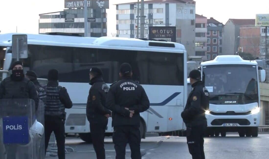 Ekrem İmamoğlu ve 90 Kişi, Terör ve Yolsuzluk Soruşturmaları İçin Adliyeye Sevk Edildi İstanbul Büyükşehir Belediye Başkanı Ekrem İmamoğlu ve 90 kişi, "terör