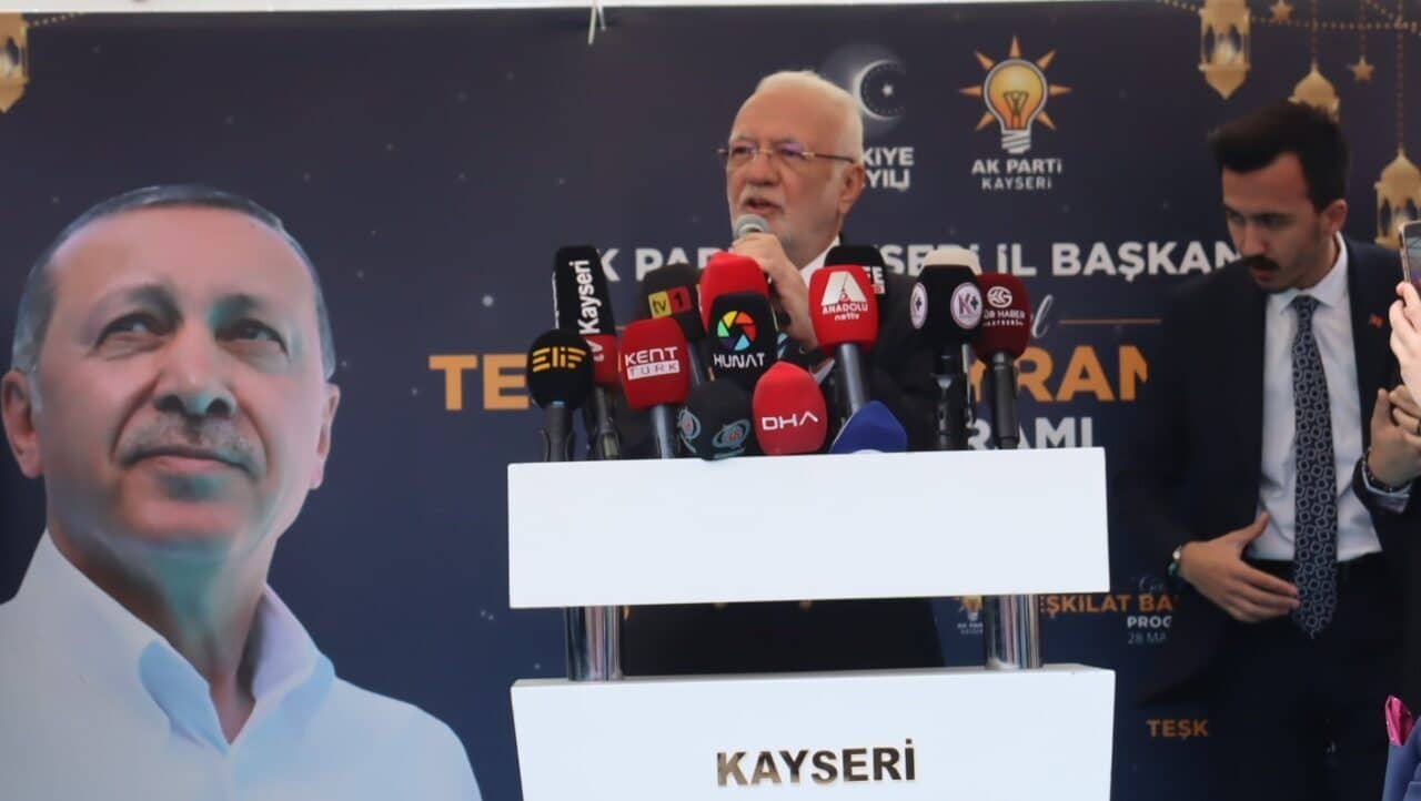 AK Parti Genel Başkanvekili Mustafa Elitaş, CHP'li isimlerin birbirlerini şikayet