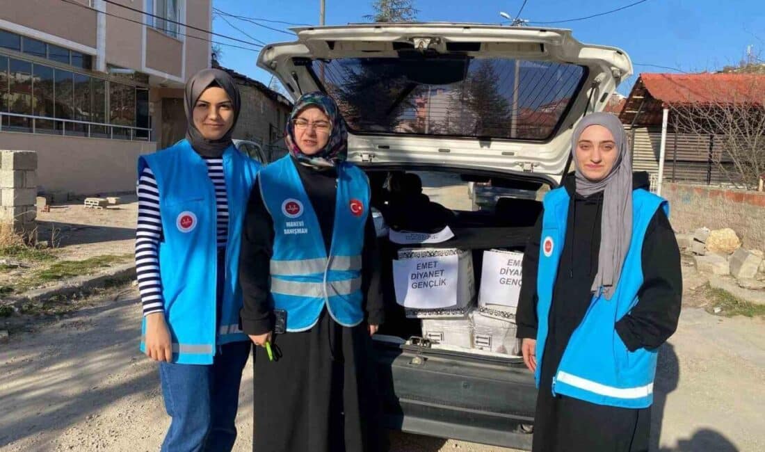 Emet’te Diyanet Gençlik Koordinatörlüğü 30 Aileye Gıda Yardımı Dağıttı Emet Diyanet Gençlik Koordinatörlüğü, "İyilik Haftası" etkinlikleri kapsamında 30 ihtiyaç