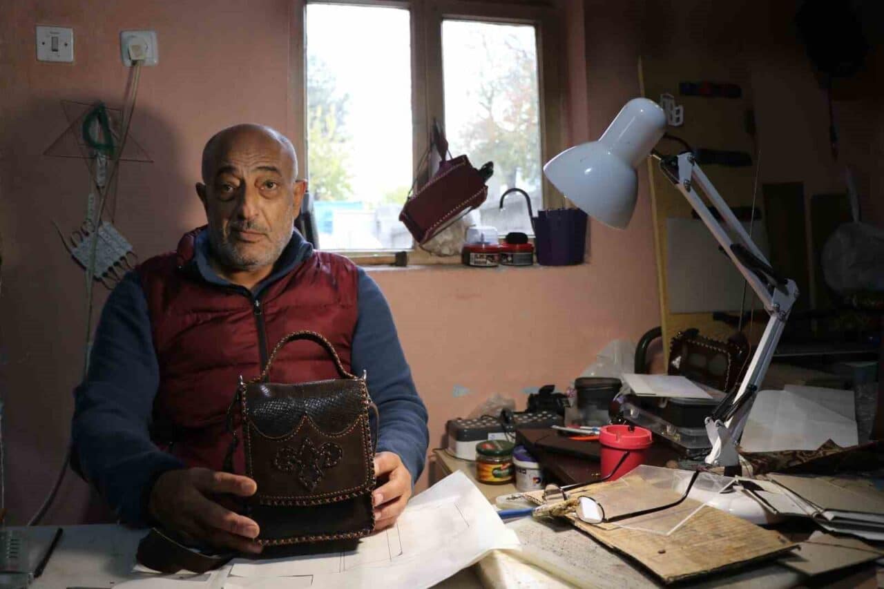 58 yaşındaki Nusret Ramazanoğlu, menenjit sonrası engelli olarak geçirdiği 30