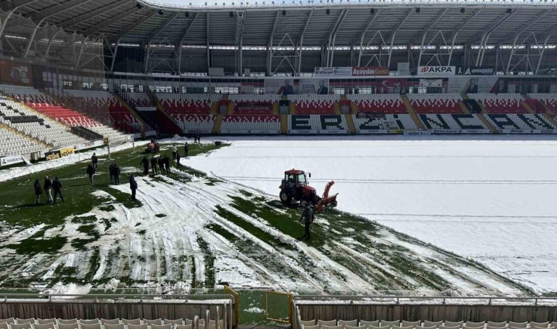 Erzincan’da 50 Santimetre Kar Birikintisi 13 Şubat Stadyumu’ndan Kaldırıldı Erzincan'da 13 Şubat Şehir Stadyumu'ndaki 50 cm kar birikintisi temizlendi.