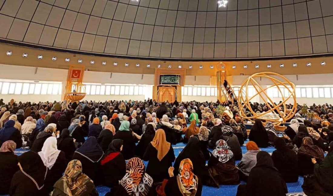 Erzincan’da Kadınlara Özel Kadir Gecesi Programı Düzenlendi Erzincan İl Müftülüğü, Aile ve Dini Rehberlik Bürosu öncülüğünde "Hanımlara