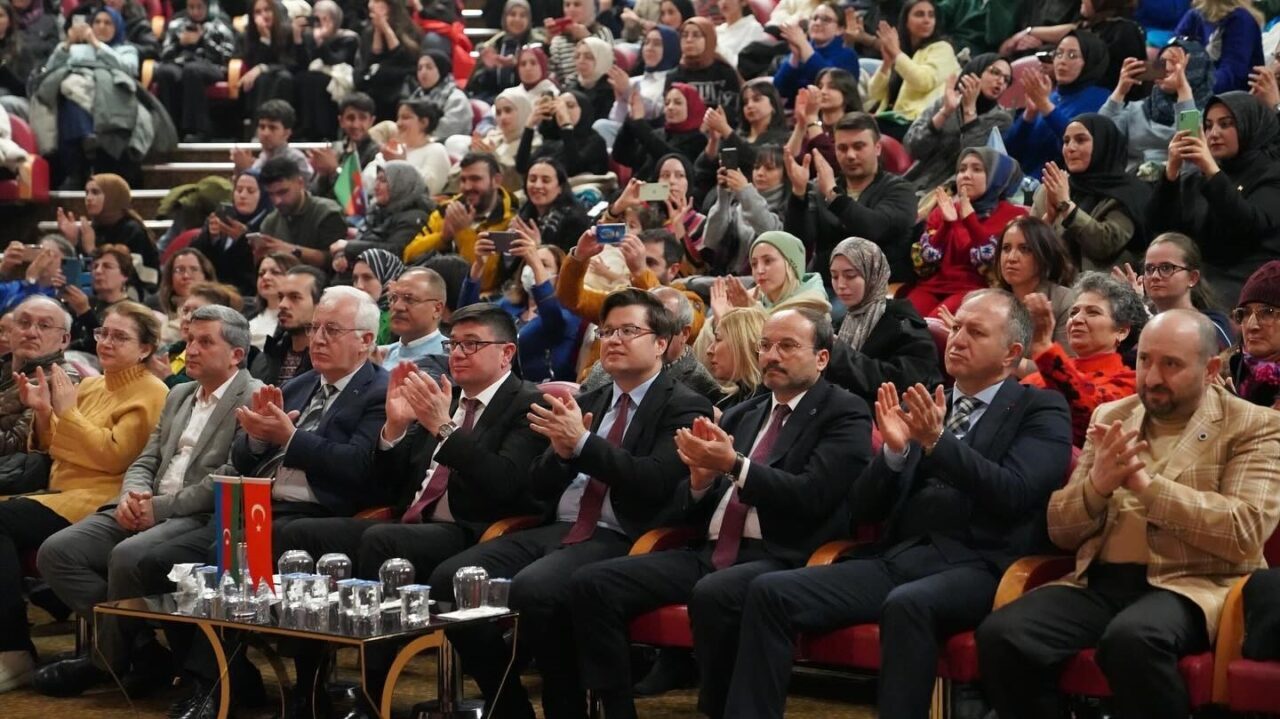 Erzurum'da düzenlenen Azerbaycan Kültür Buluşması'na, Vali Yardımcısı Lokman Düzgün, Azerbaycan