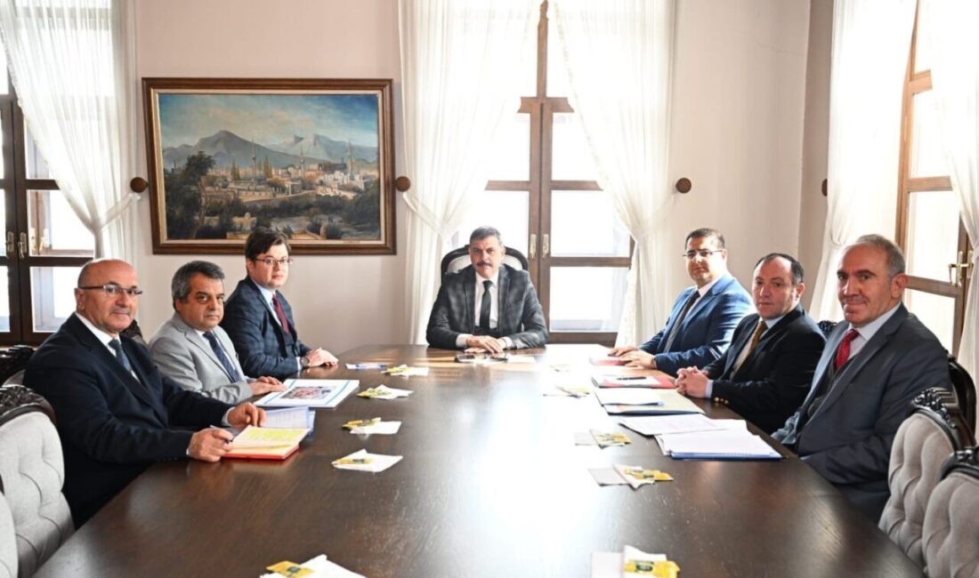Erzurum’da Eğitim Altyapısının Güçlendirilmesi İçin Toplantı Yapıldı Erzurum'da Vali Mustafa Çiftçi başkanlığında, eğitim altyapısını güçlendirmek amacıyla bir