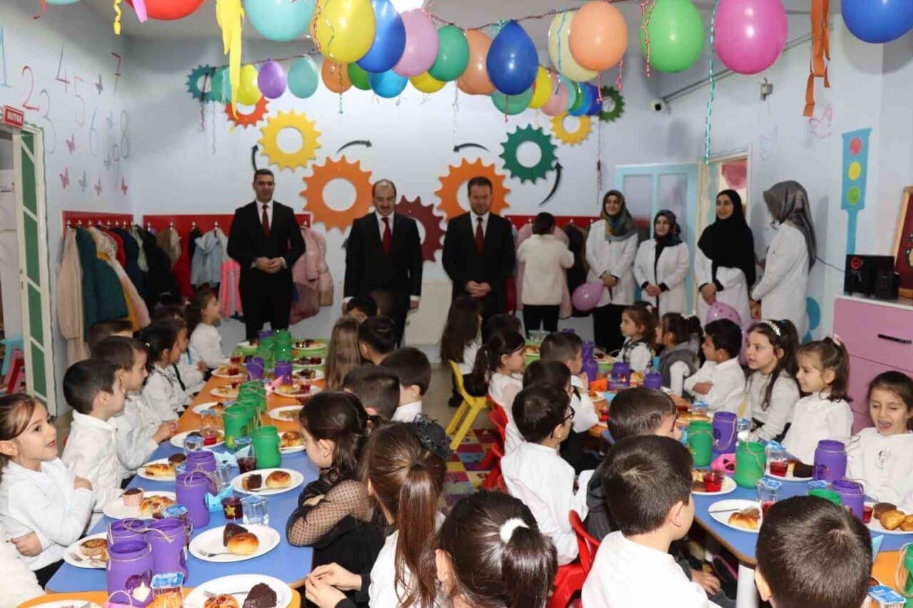 Oltu İlçe Müftülüğü, Güllük 4-6 Yaş Kur’an Kursu'nda düzenlediği Tekne