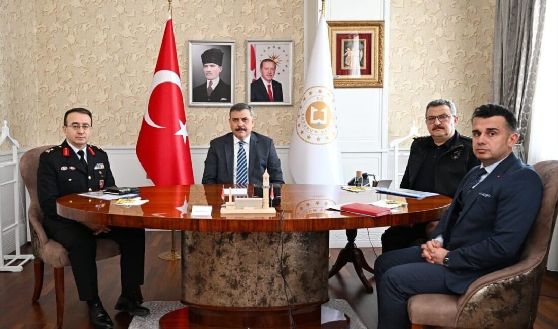 Erzurum Valisi Mustafa Çiftçi, “2025 Aile Yılı” temalı Video Konferans Sistemi toplantısına katıldı. Erzurum Valisi Mustafa Çiftçi, "2025 Aile Yılı" etkinliği için düzenlenen