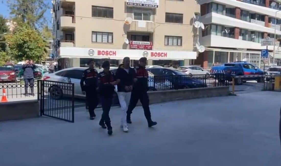 Kuşadası’nda Jandarma Operasyonu ile 2016’daki Baltalı Cinayet Zanlısı Aydemir Gürbüz Yakalandı Kayseri'de 2016 yılında eşi Gönül Gürbüz'ü 20 baltayla öldüren Aydemir