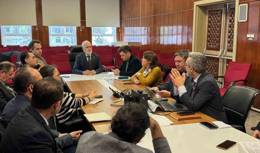 İl Sağlık Müdürlüğü’nde Hastane Yönetici ve Başkanlarının Katıldığı Önemli Değerlendirme Toplantısı Yapıldı Eskişehir İl Sağlık Müdürü Doç. Dr. Yaşar Bildirici liderliğinde gerçekleştirilen