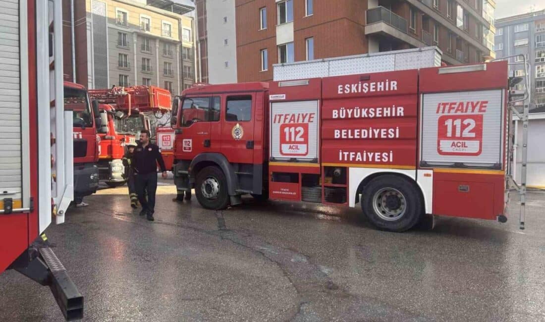 Eskişehir’de Otel Kafeteryasında Sabah Yangını, Misafirlerde Panik Yarattı Eskişehir'deki bir otelde sabah saatlerinde kafeteryada çıkan yangın, korku dolu