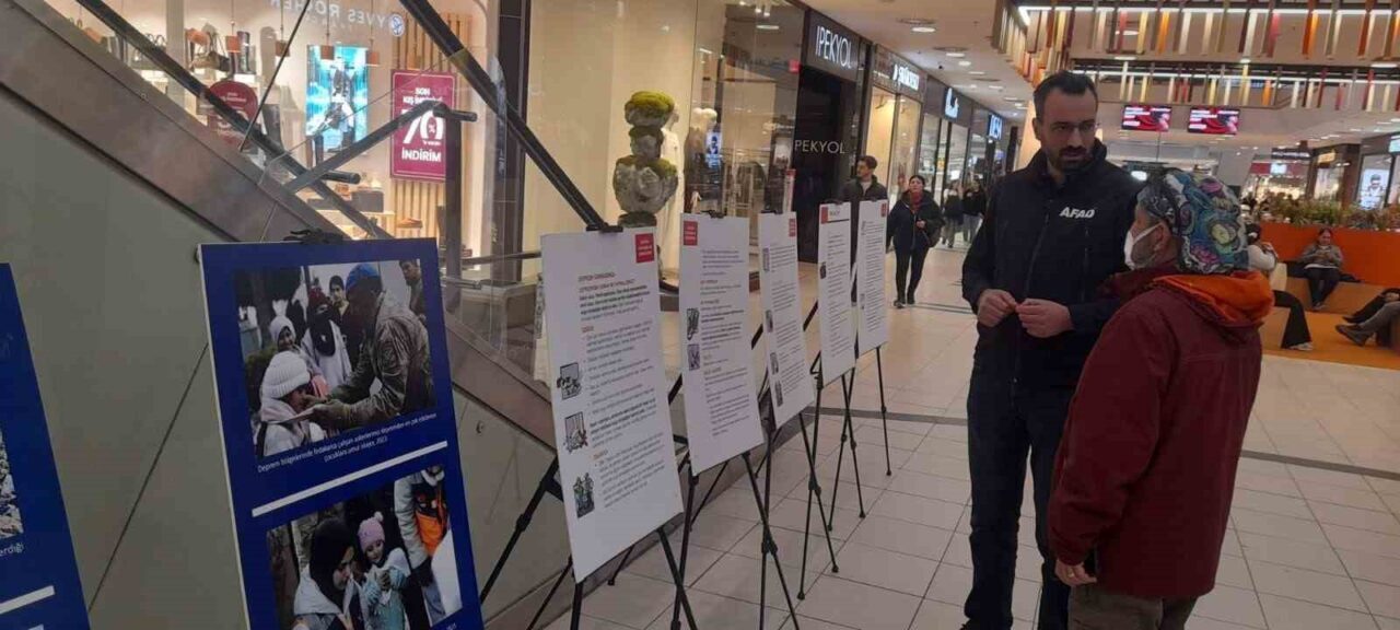 Espark Alışveriş Merkezi'nde, 1-7 Mart Deprem Haftası kapsamında Eskişehir Valiliği