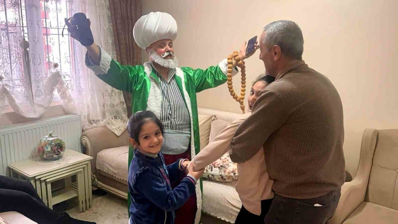 Malatya'da 27 Mart Dünya Tiyatrolar Günü, yönetmen ve oyuncu Ömer