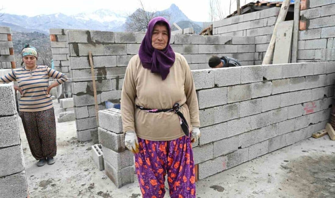 Isparta'nın Direkli köyünde yaşayan 64 yaşındaki Fatma Sel’in kerpiç evi