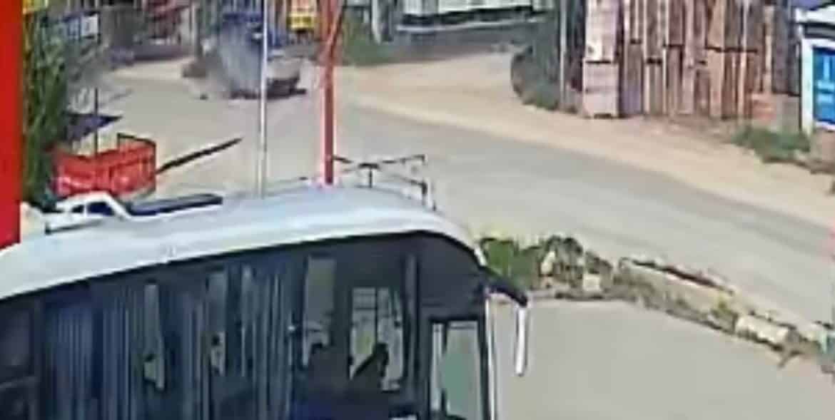 Bursa'nın Çalı Mahallesi'nde kontrolünü kaybeden motosiklet sürücüsü Serkan Sungur (25),