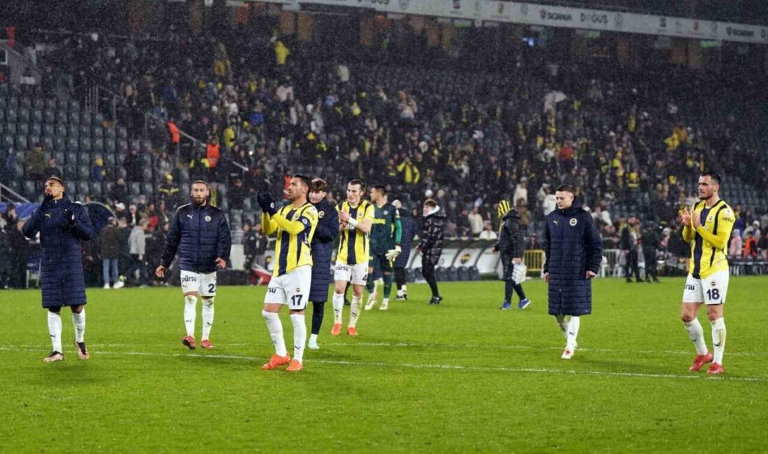 Fenerbahçe, Antalyaspor’u 3-0 ile mağlup ederek son 6 lig karşılaşmasında da galip geldi Fenerbahçe, Trendyol Süper Lig'de Antalyaspor'u 3-0 yenerek, rakibiyle son 6