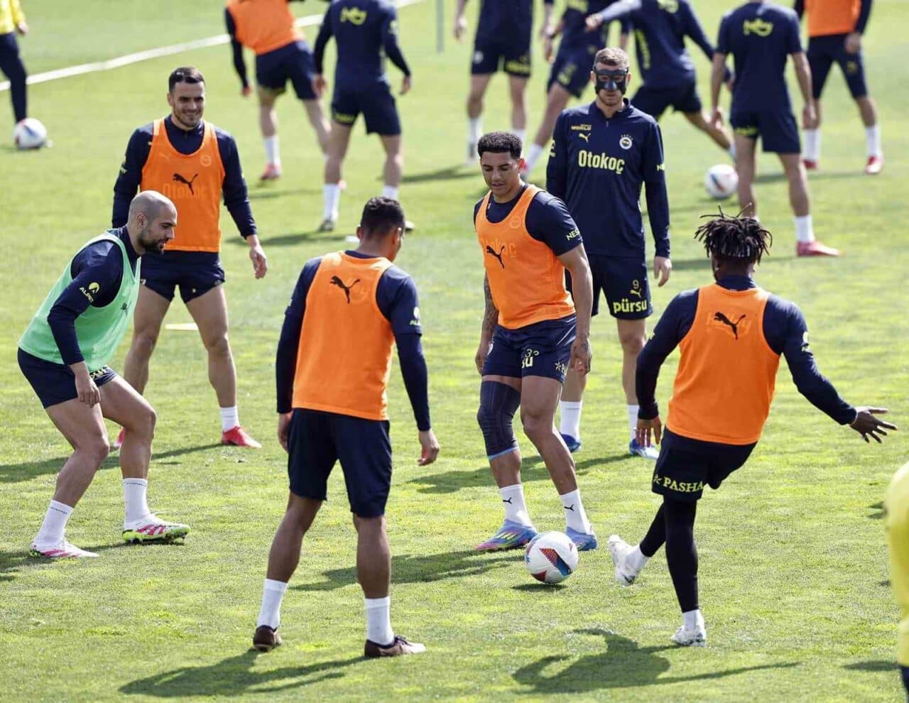 Fenerbahçe, Türkiye Kupası çeyrek finalinde Galatasaray ile 2 Nisan'da oynayacağı