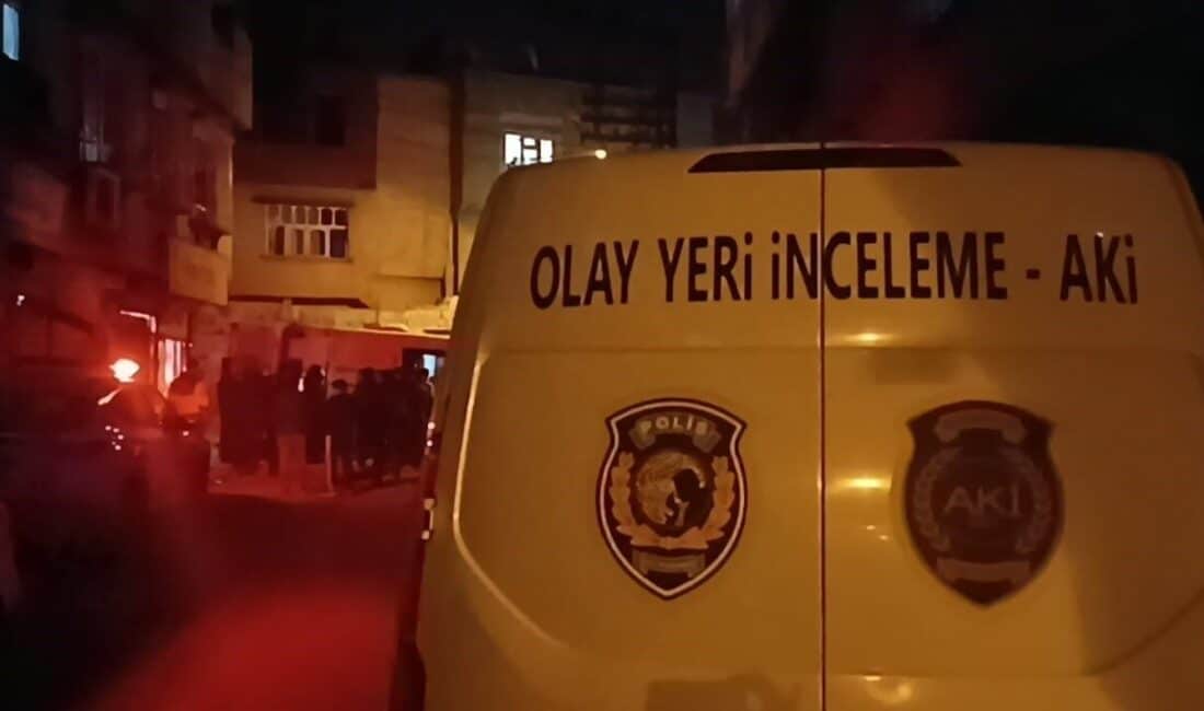 Gaziantep’te İftar Zamanı Çocukların Tartışması Aileler Arasına Girince Kanlı Dönüşüm Yaşandı: 1 Ölü, 3 Yaralı Gaziantep'in Küllü Mahallesi'nde iftar saati çocuklar arasında başlayan tartışmaya aileler
