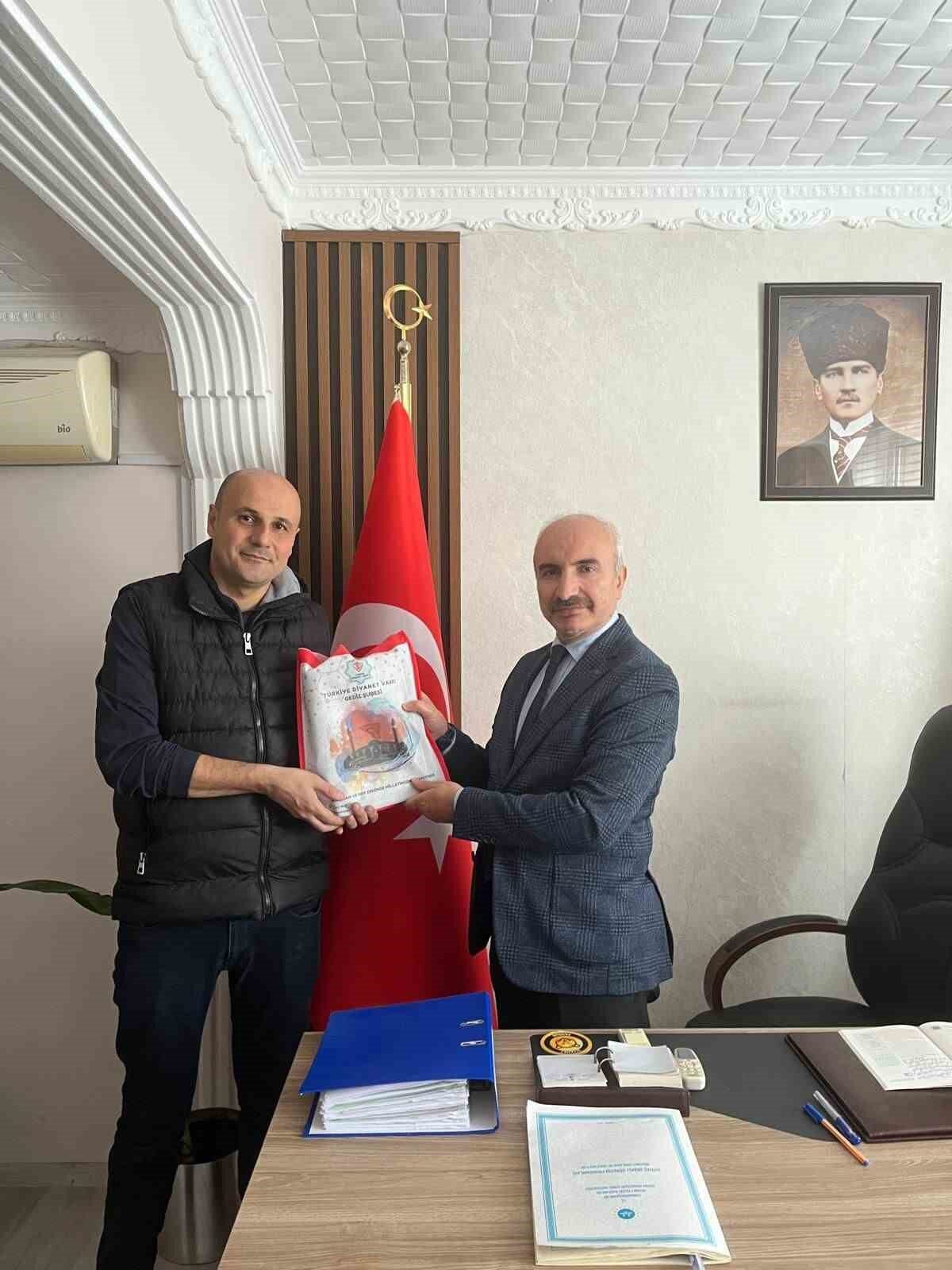 Kütahya'nın Gediz ilçesinde, düzenlenen Erkek Hafızlık Kur'an Kursu'nun inşaatına destek