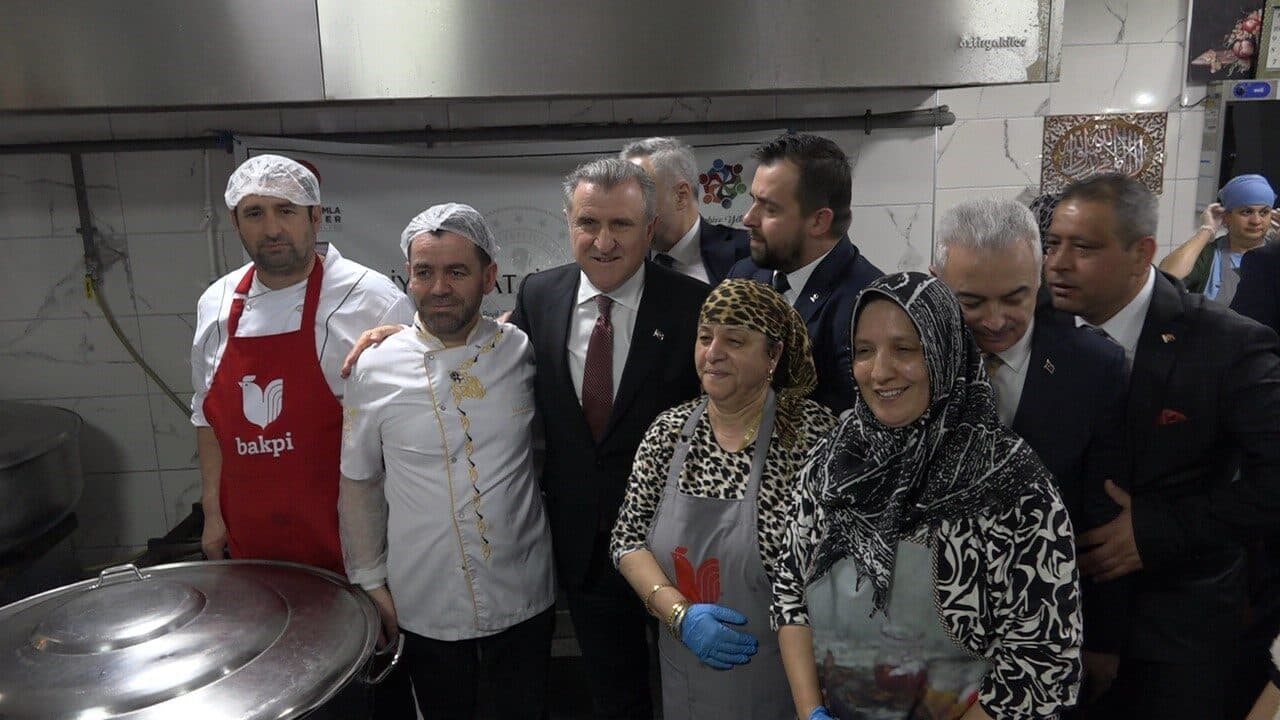 Gençlik ve Spor Bakanı Osman Aşkın Bak, Kırklareli'nde çeşitli tesisler