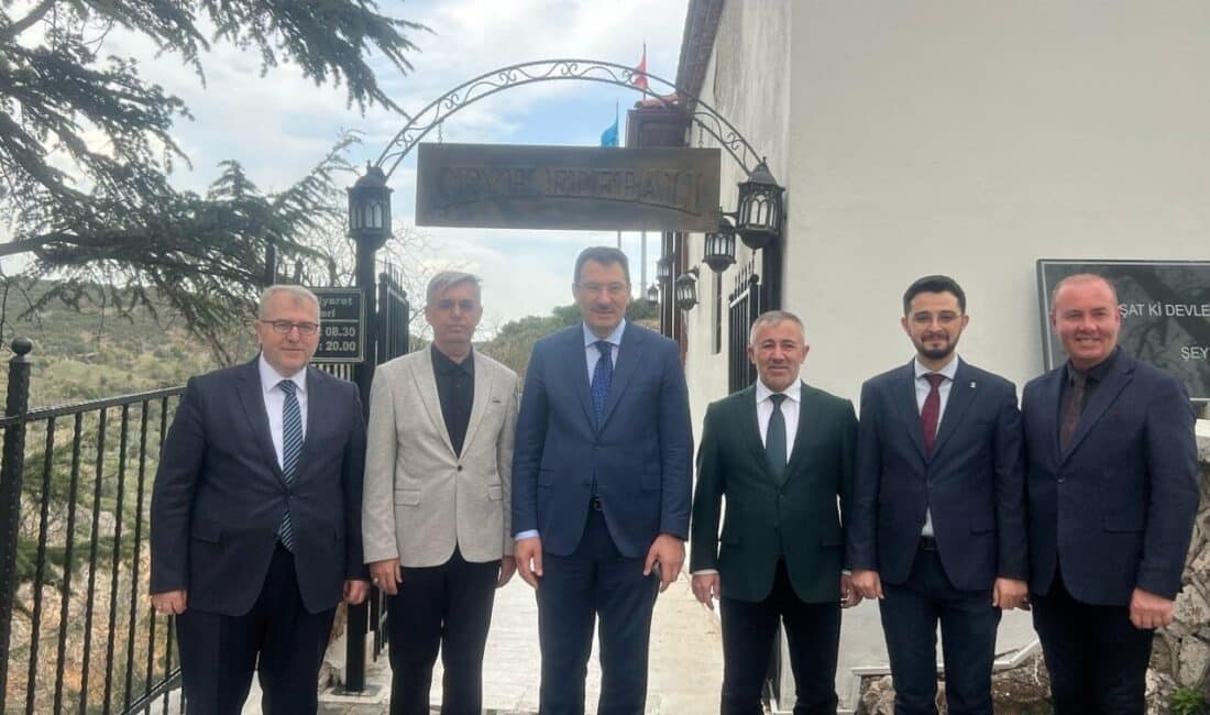 Ali İhsan Yavuz, Bilecik’te Şeyh Edebali Türbesi’ni Ziyaret Etti AK Parti Genel Başkan Yardımcısı Ali İhsan Yavuz, Bilecik'te Şeyh