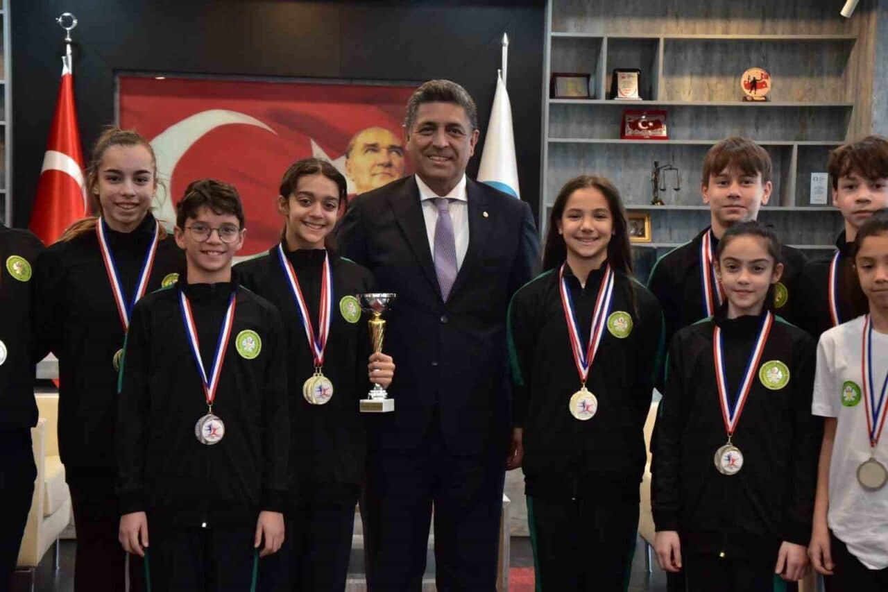 Manisa Büyükşehir Belediyesi Genel Sekreteri Burak Deste, Fransa'nın Aix-Les-Bains kentindeki