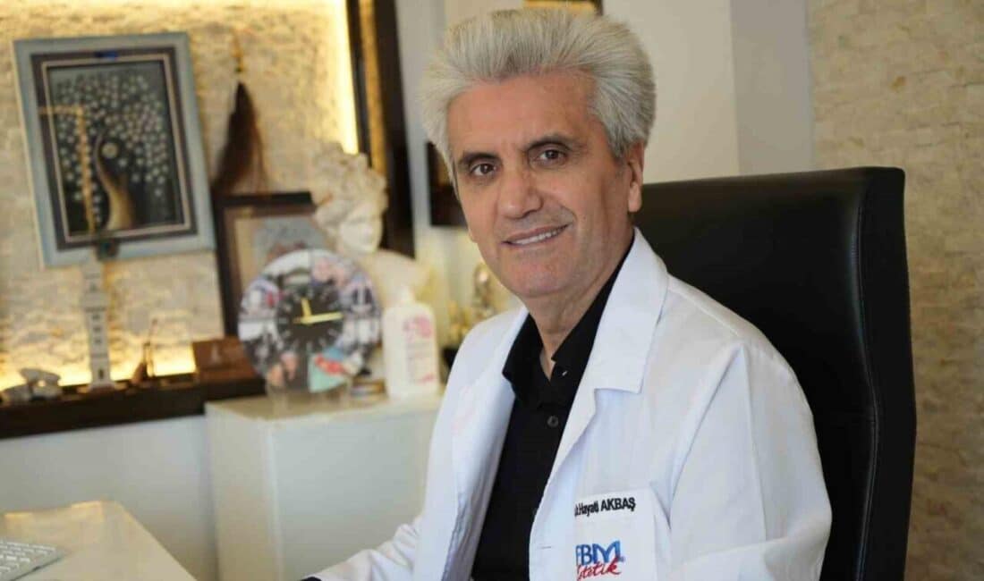 Prof. Dr. Hayati Akbaş, göğüs büyütme ameliyatlarının 18 yaş altında