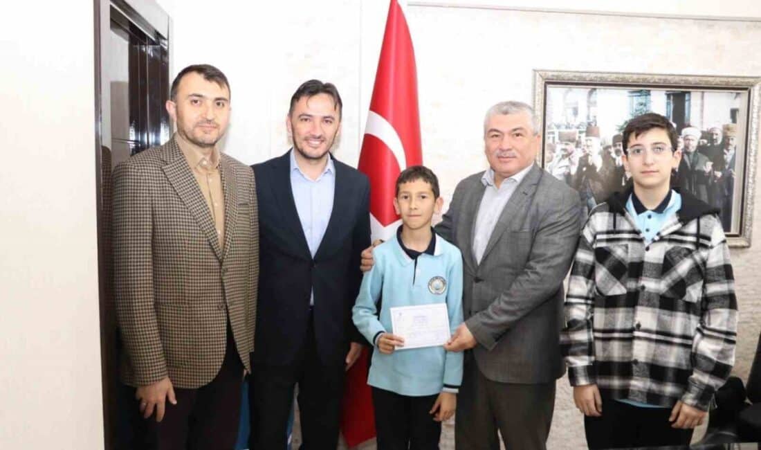 Sivas’taki Okul Öğrencileri, Filistin İçin “İyilik Hareketi” Kampanyası Düzenledi Sivas’taki Zeki Hayran Hafızlık Proje İmam Hatip Ortaokulu öğrencileri, "İyilik
