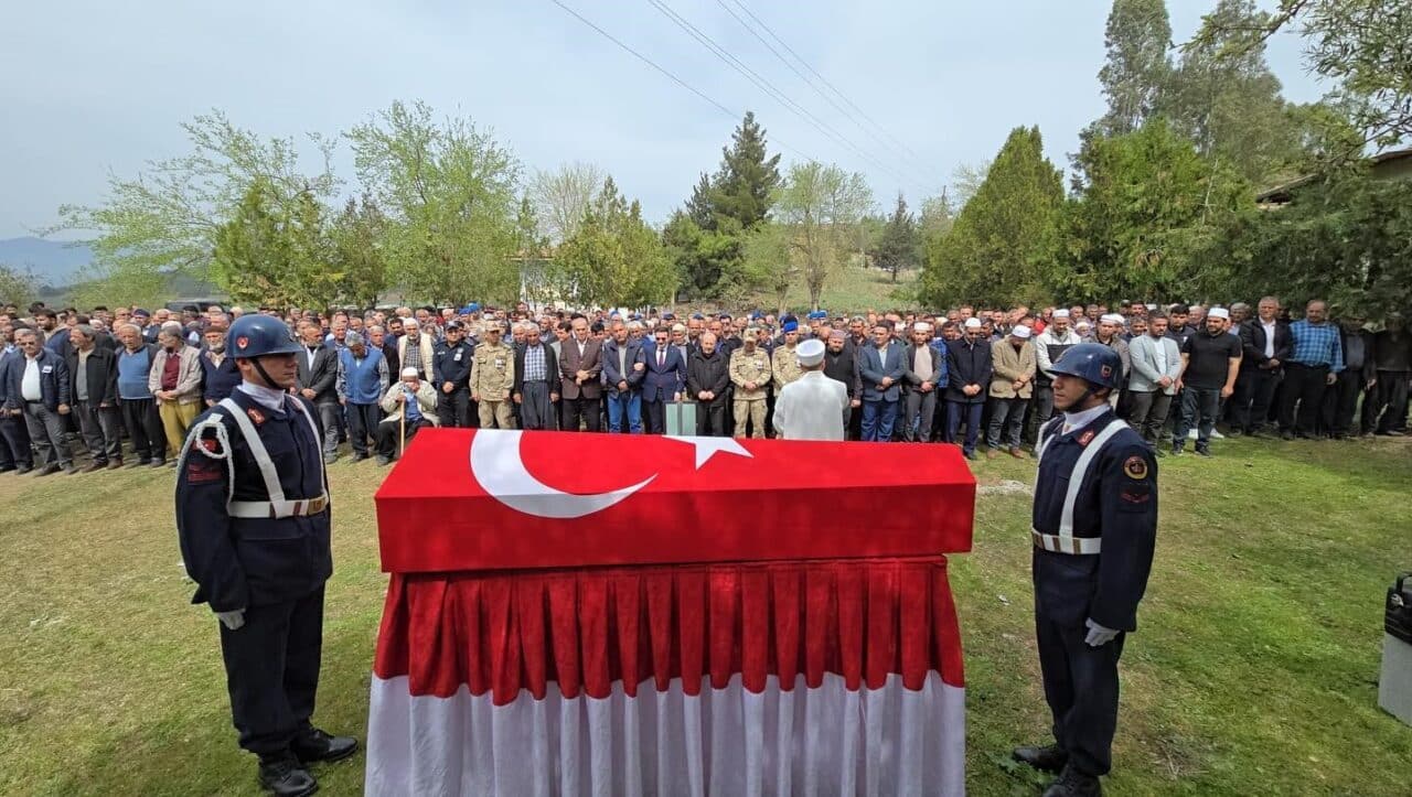 29 yaşındaki Jandarma Uzman Çavuş Ali Oğuz Daşbaş, uzun süre