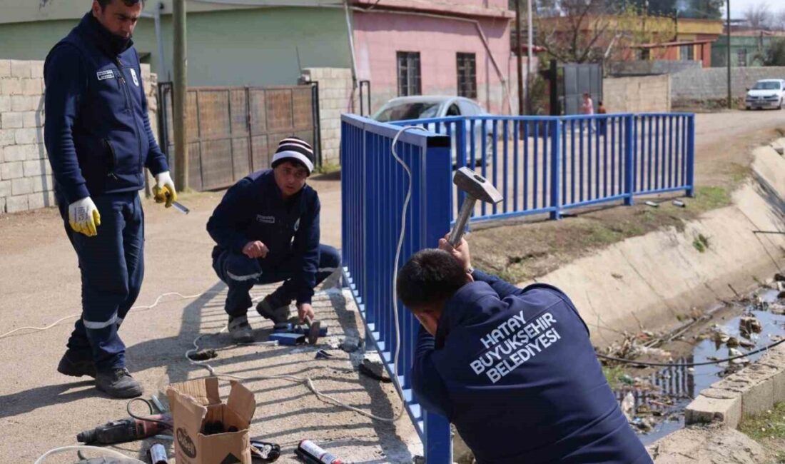 Hatay Büyükşehir Belediyesi, Ulaşım Güvenliğini Sağlamak için 10 Ayda 35 Bin Metre Korkuluk Montajını Tamamladı Hatay Büyükşehir Belediyesi, 10 ayda 35 bin metre otokorkuluk montajını