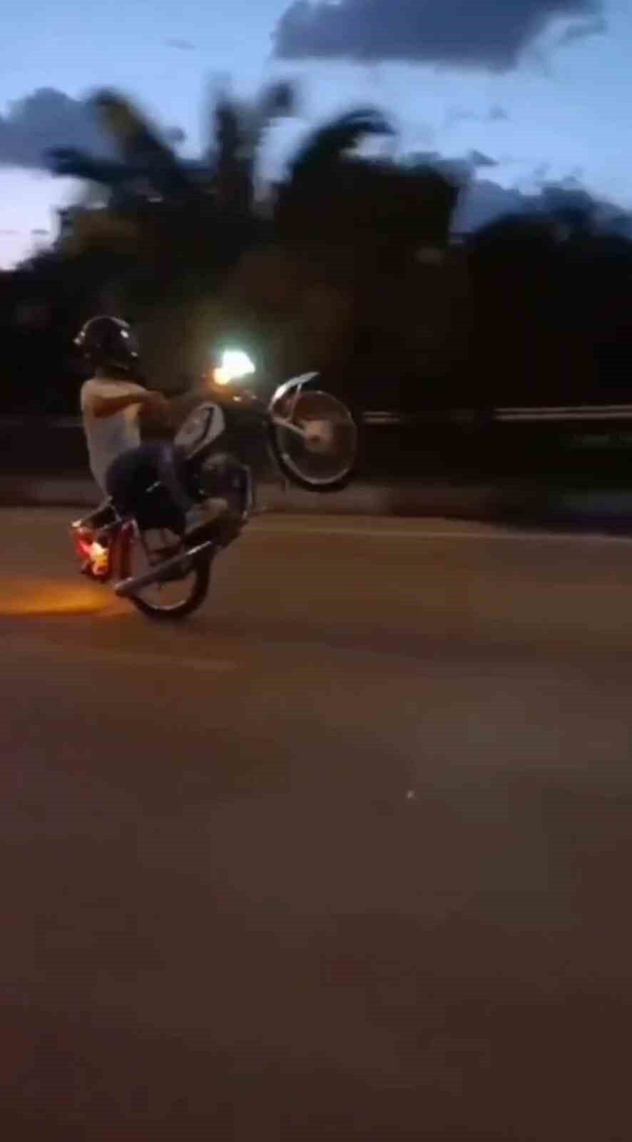 Hatay'ın Dörtyol ilçesinde motosikletle akrobatik hareketler yapan sürücüye 5 bin