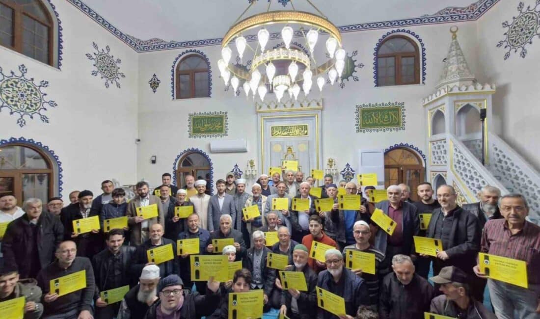 Ramazan Boyunca Teravih Namazına Katılan Cemaate Başarı Belgeleri Verildi Sinop'un Türkeli ilçesindeki Gemiyanı Mahalle Camisi'nde Ramazan boyunca hatimle teravihe