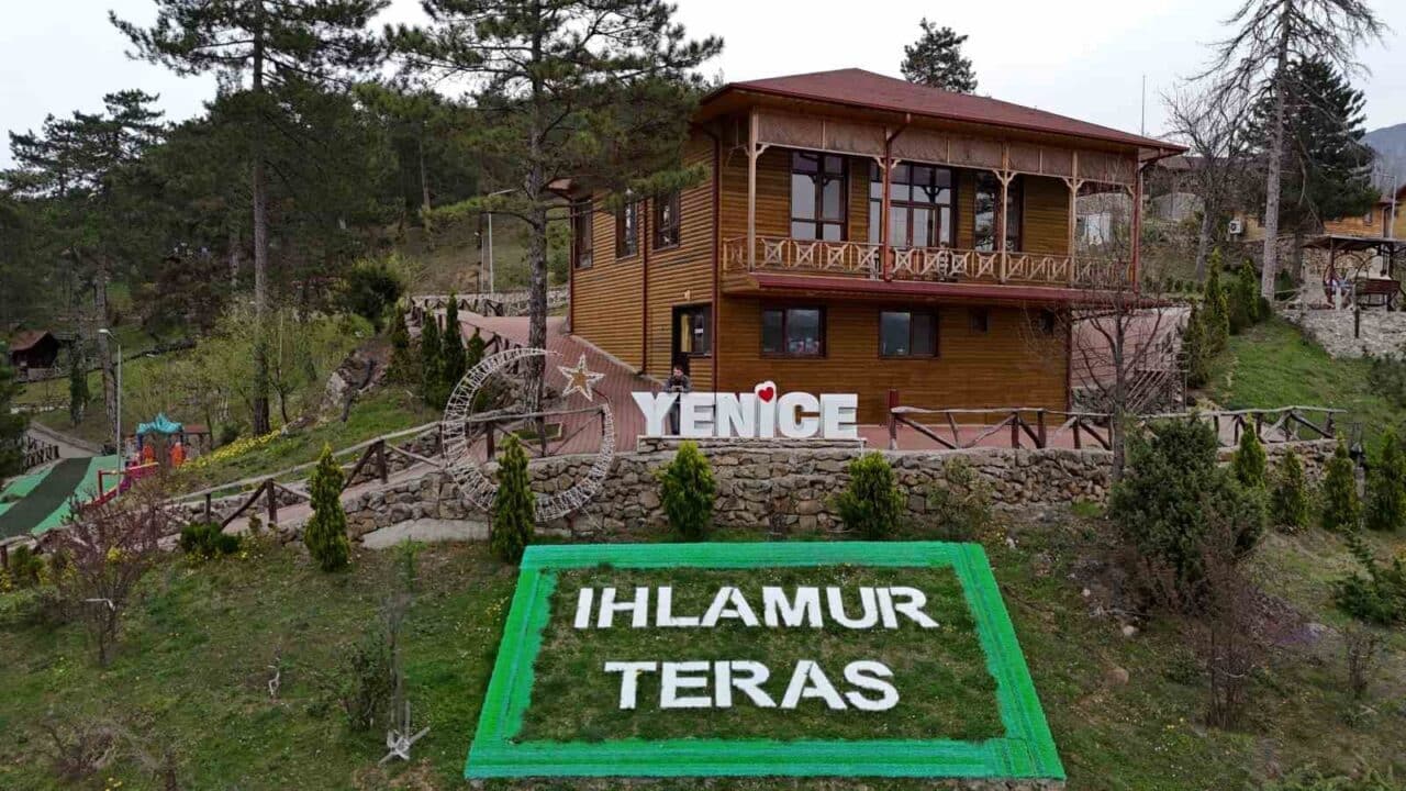 Karabük'ün Yenice ilçesindeki Ihlamur Seyir Terası bungalovları, Ramazan Bayramı tatilinde