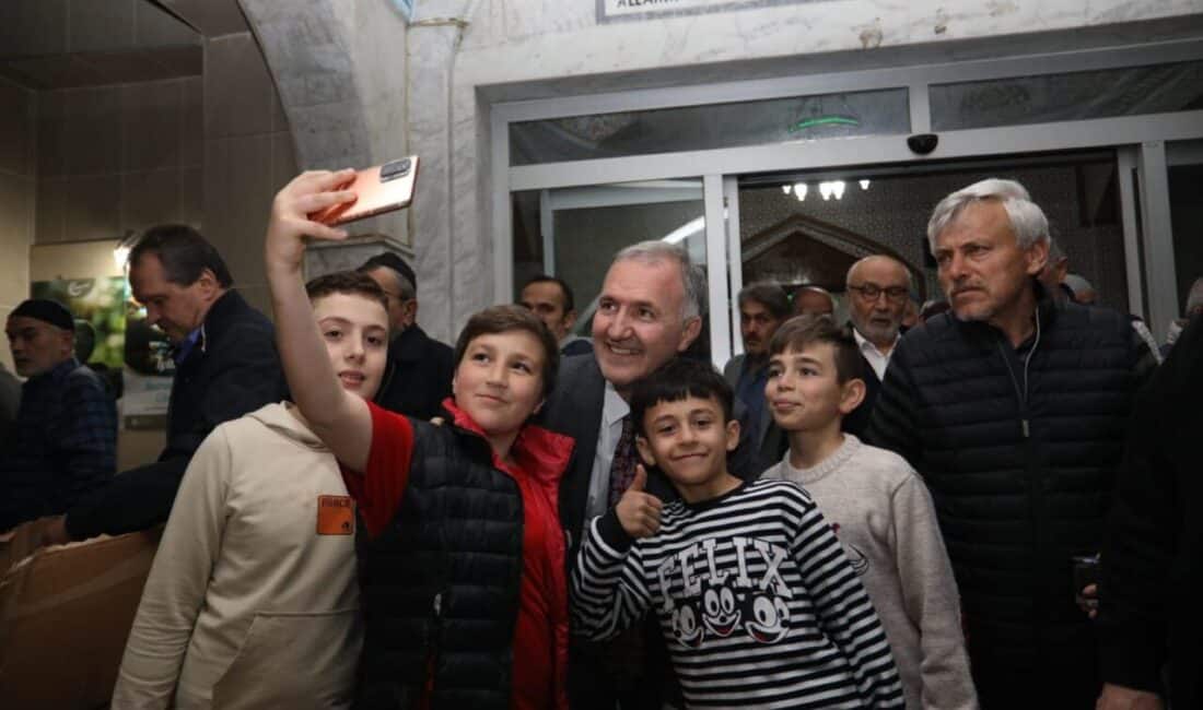 İnegöl Belediye Başkanı Alper Taban, Ramazan Ayı’nda Şehrin Her Noktasında Vatandaşlarla Buluşuyor İnegöl Belediye Başkanı Alper Taban, Ramazan ayında vatandaşlarla sık sık