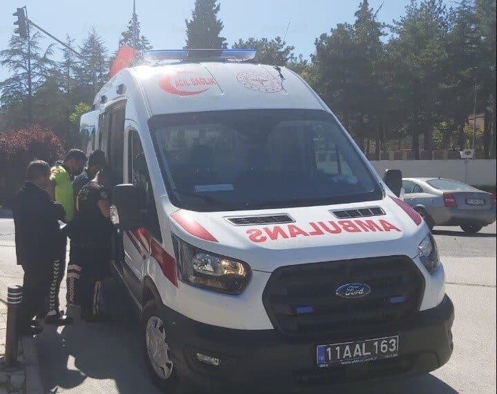 Bilecik'te motosikletin çarpması sonucu Seçil T. yaralandı. Mesut G.'nin kullandığı