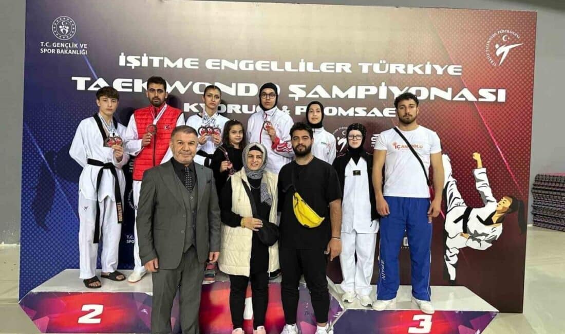 Kayserili Taekwondo Sporcuları, İşitme Engelliler Türkiye Şampiyonası’ndan 7 Madalya ile Döndü Kayserili sporcular, Antalya'da gerçekleştirilen İşitme Engelliler Türkiye Taekwondo Şampiyonası'nda toplam