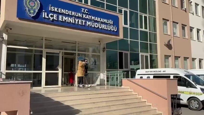 İskenderun’da Fuhuş Yapan İki Kişiye İdari İşlem Uygulandı Hatay'ın İskenderun ilçesinde, 7 Mart'ta gerçekleştirilen denetimlerde fuhuş yaptığı belirlenen