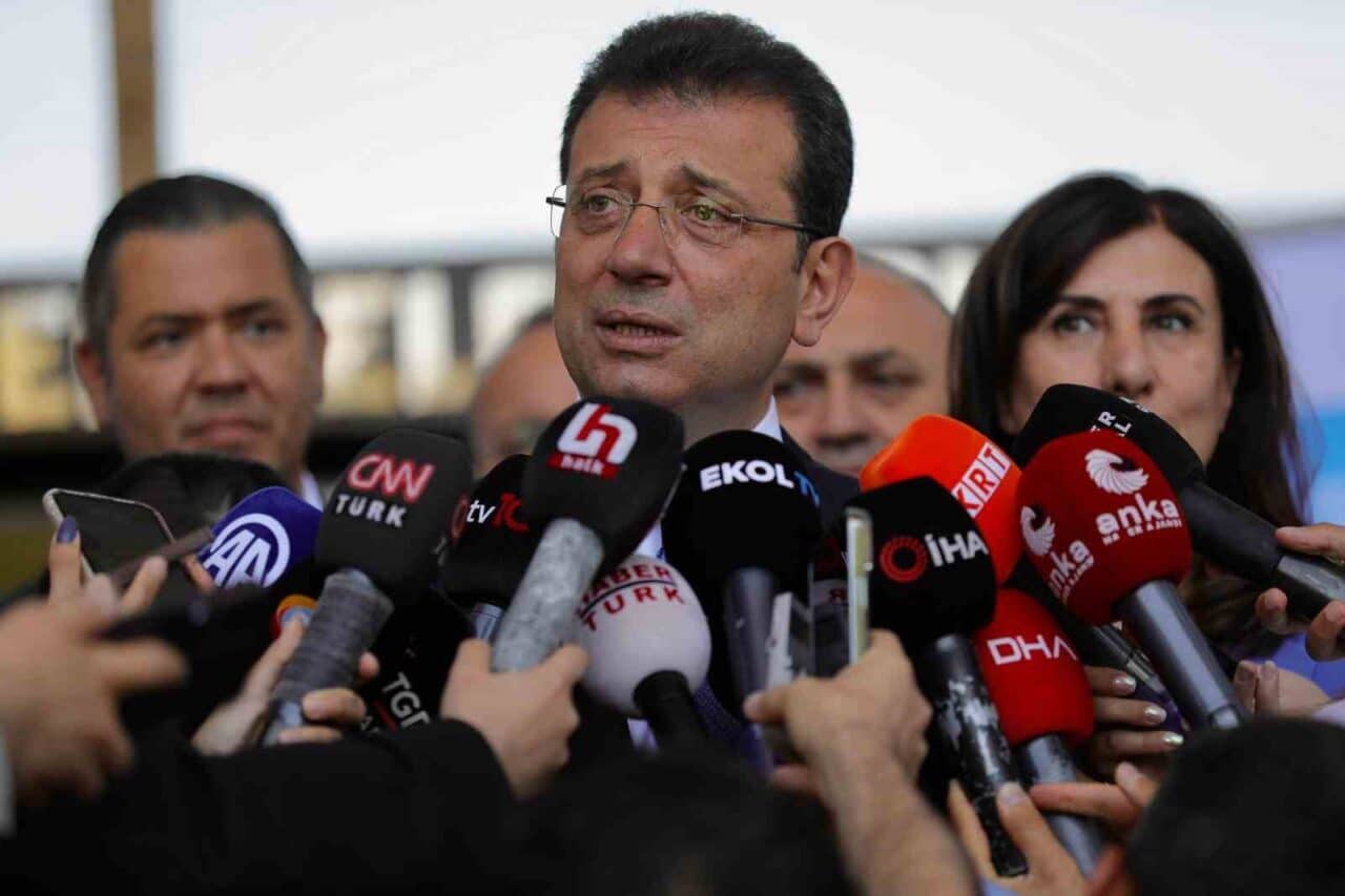 İstanbul Üniversitesi, İBB Başkanı Ekrem İmamoğlu'nun da aralarında bulunduğu 28